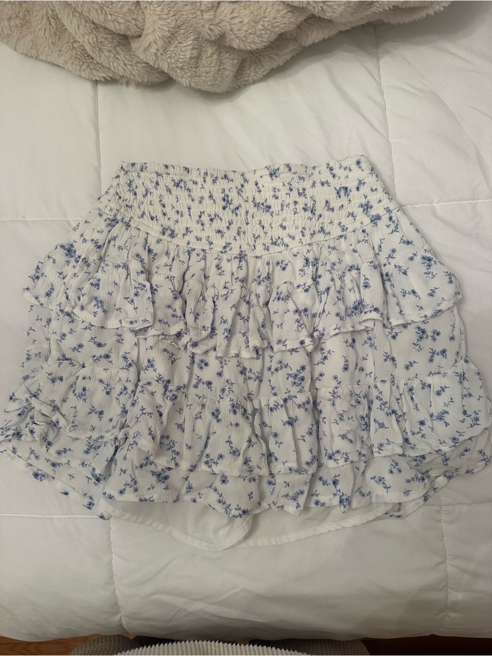 Holister White Floral Ruffle Mini Skirt